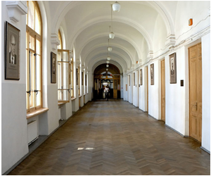 Главное здание, коридор